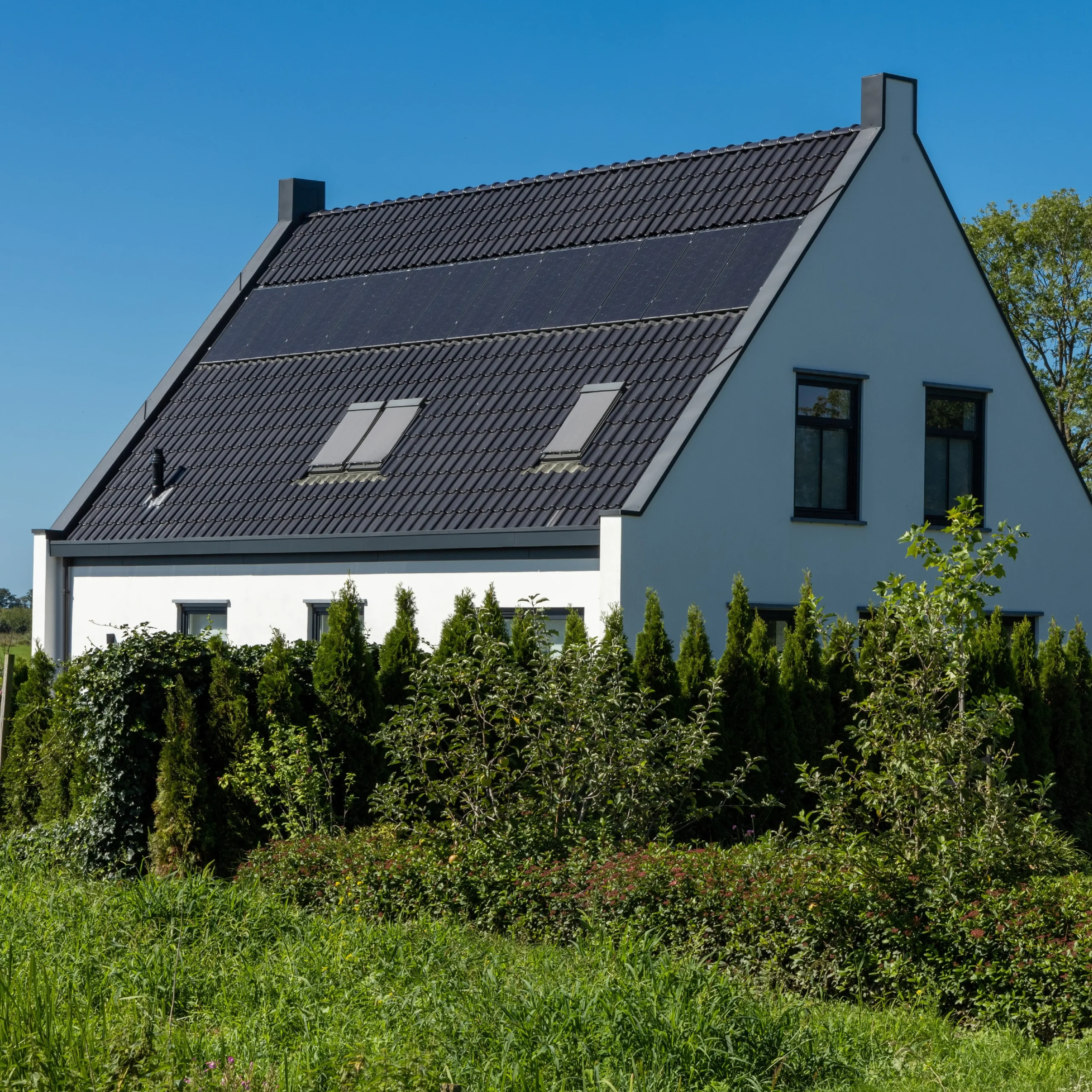 UKA Solar Supplies Solar Panels